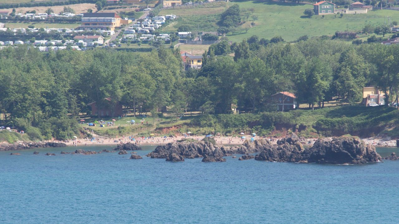 Fallece un hombre de 64 años tras sentirse indispuesto en una playa de