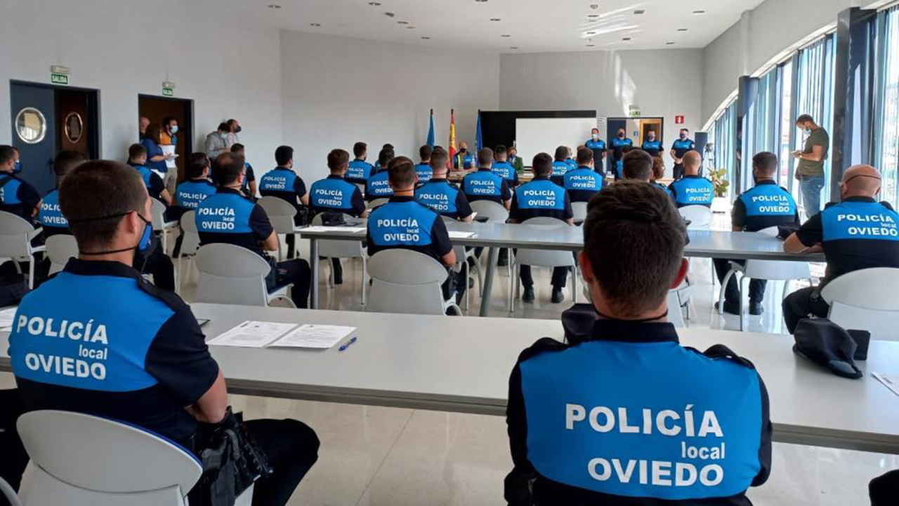 Un juzgado anula la convocatoria de 36 nuevas plazas en la Policía Local de  Oviedo